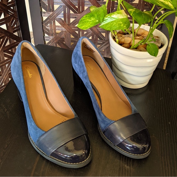 CLARKS Pump Heels - Picture 2 of 6